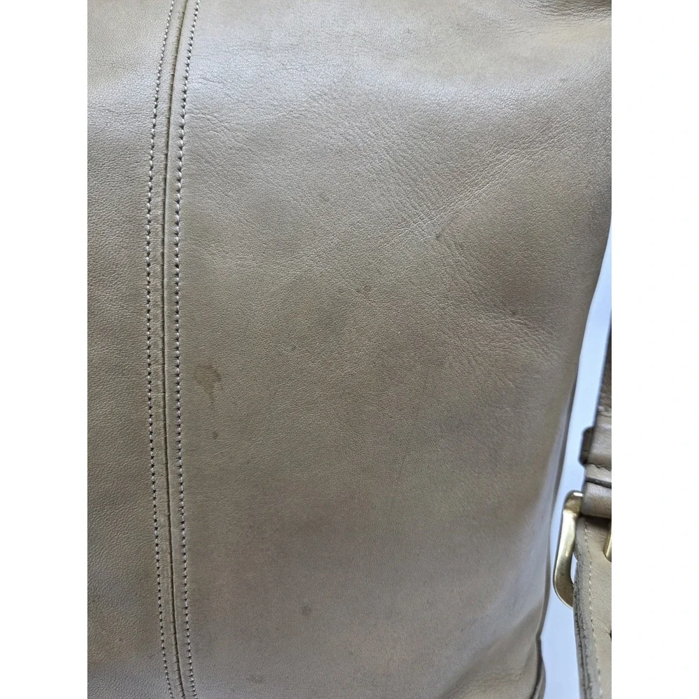Coach 302 Glove‑Tanned Leather Shoulder Bag USA Made Vintage Beige Zip Top Purse